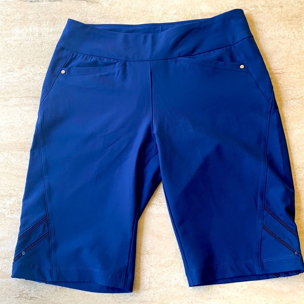 Tail golf shorts